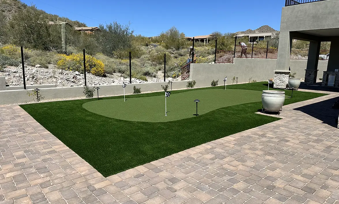 Putting Greens & Synthetic Lawns - Chandler